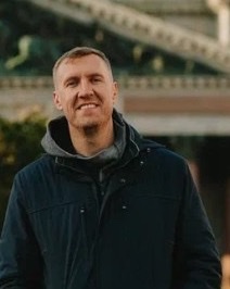 Денис Ерофеев, портрет